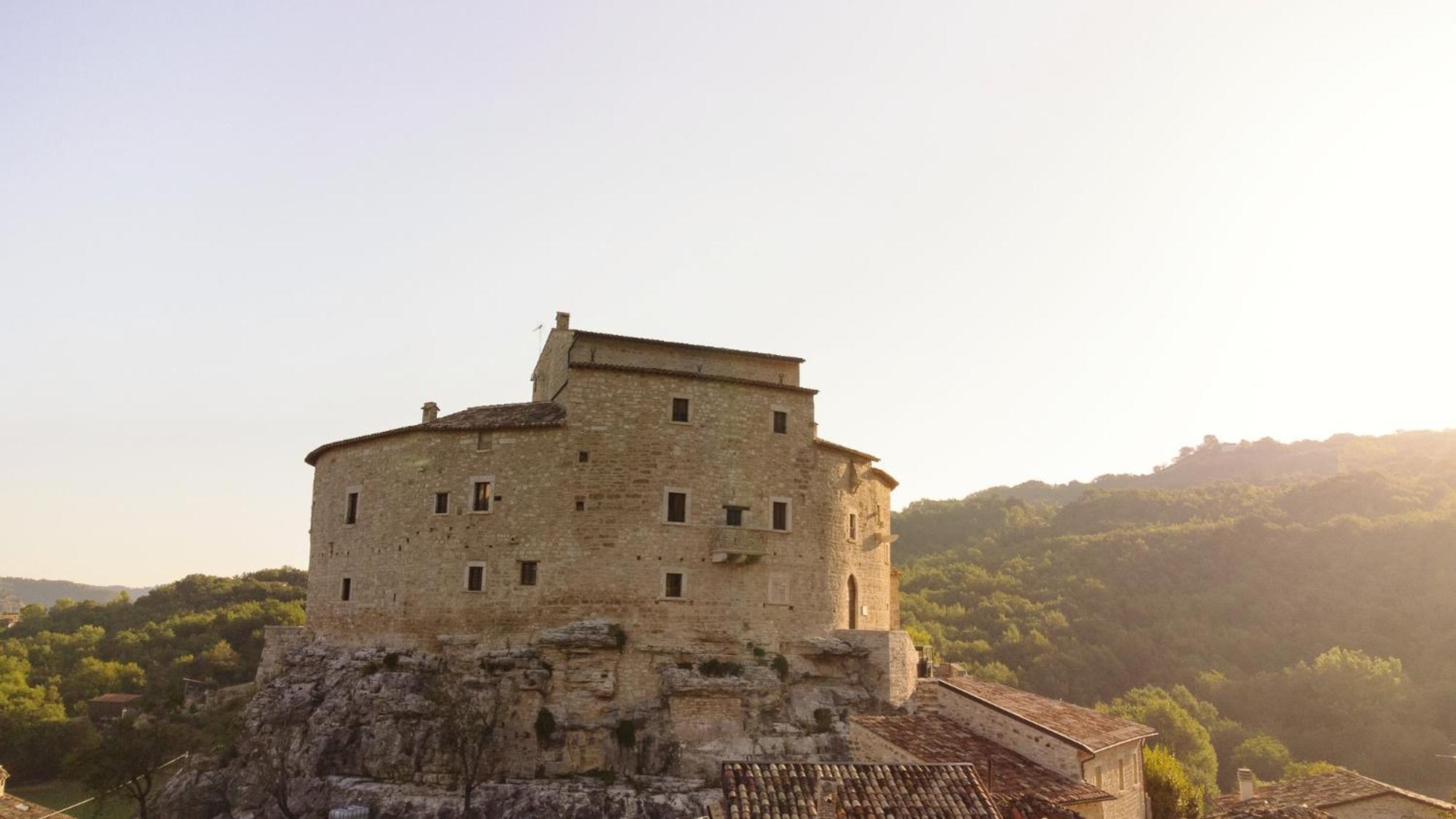 فندق Castel Di Luco أكواسانتا تيرمي المظهر الخارجي الصورة